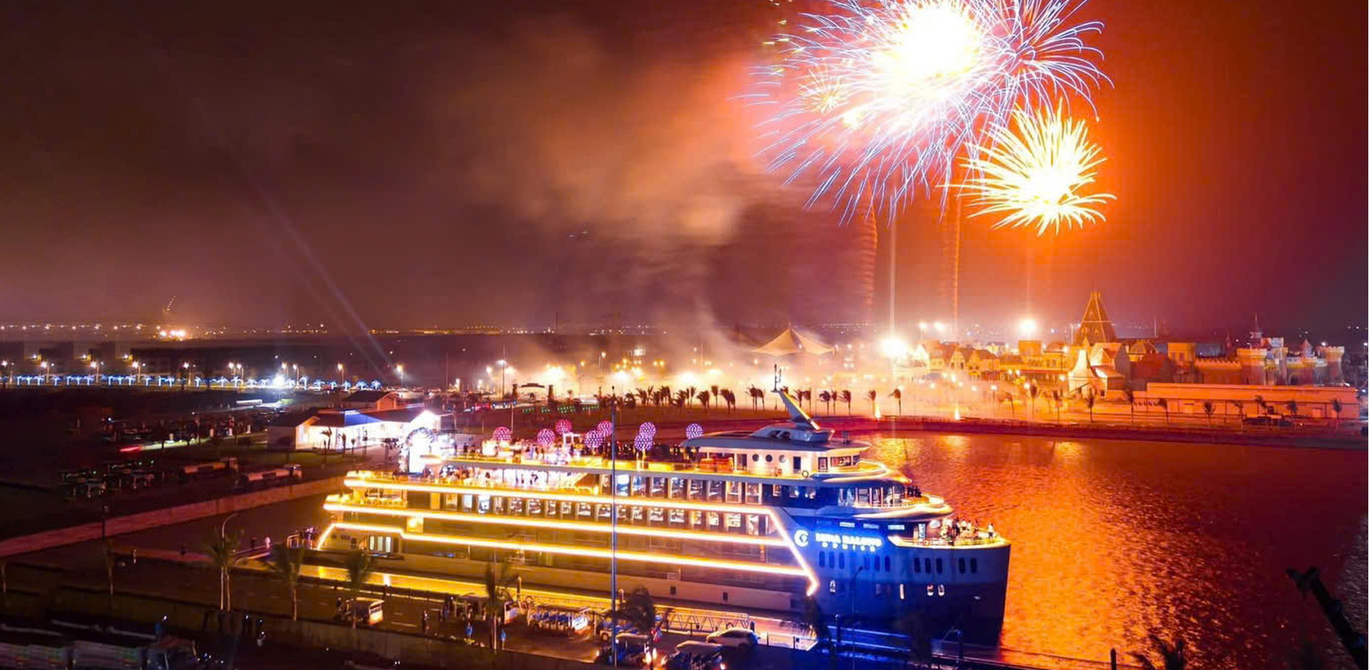 Fireworks Spectacular on Luna Halong Cruise