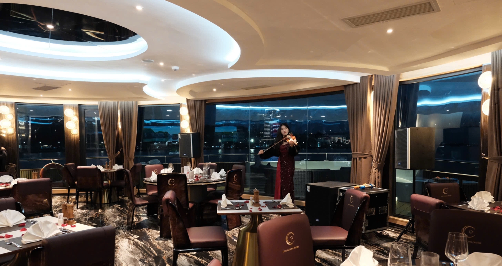Luna President Restaurant