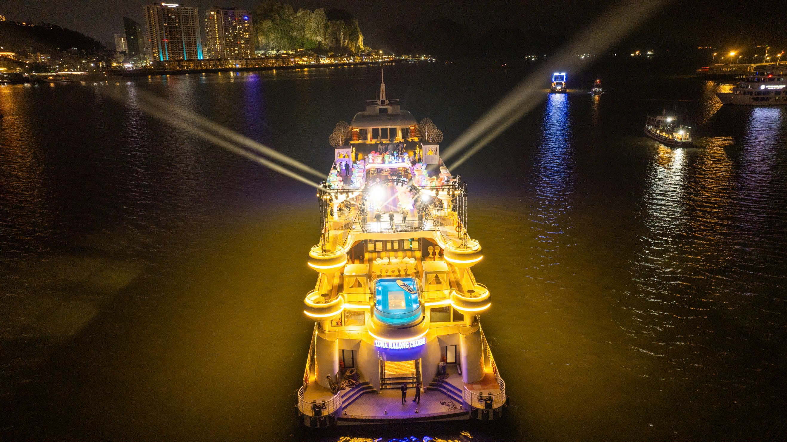 Luna dinner cruise
