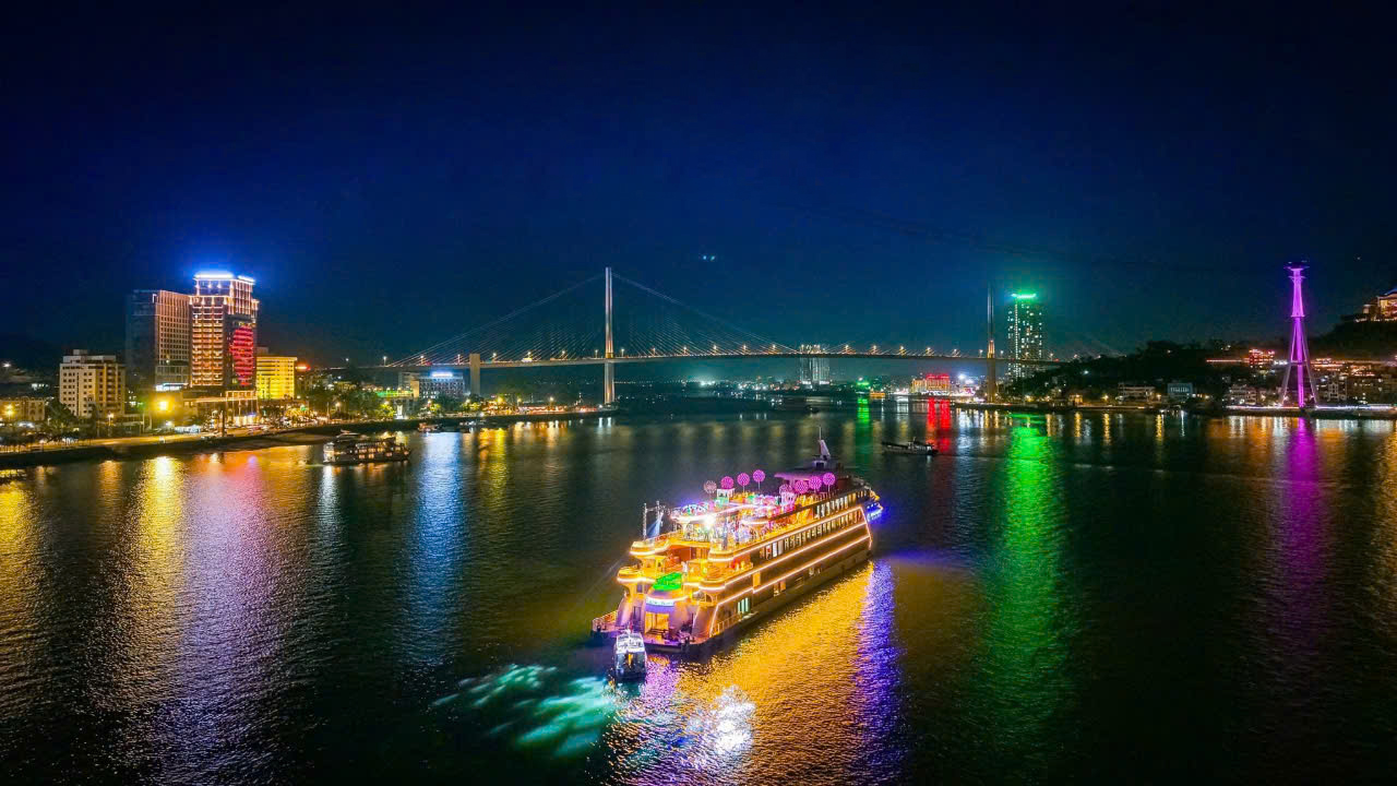 Luna Halong Cruise
